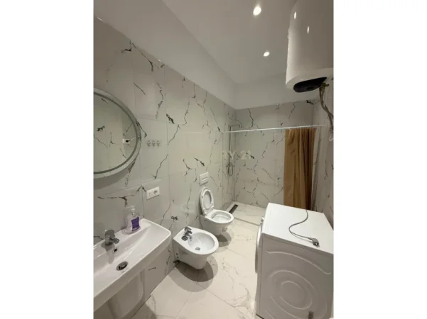Tirane, jepet me qera apartament 2+1 Kati 2, 99 m² 600 € (kodra e diellit)