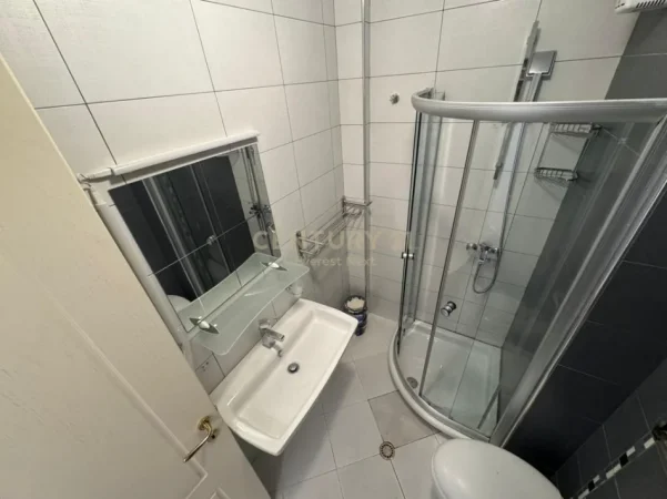 Tirane, jepet me qera apartament 2+1+Ballkon Kati 5, 88 m² 1.000 € (rruga e kosovareve)
