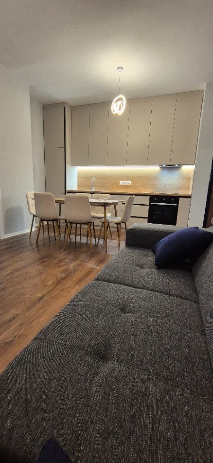 Jepet me qera apartament Kati 3, (Bulevardi: Donald Trump)