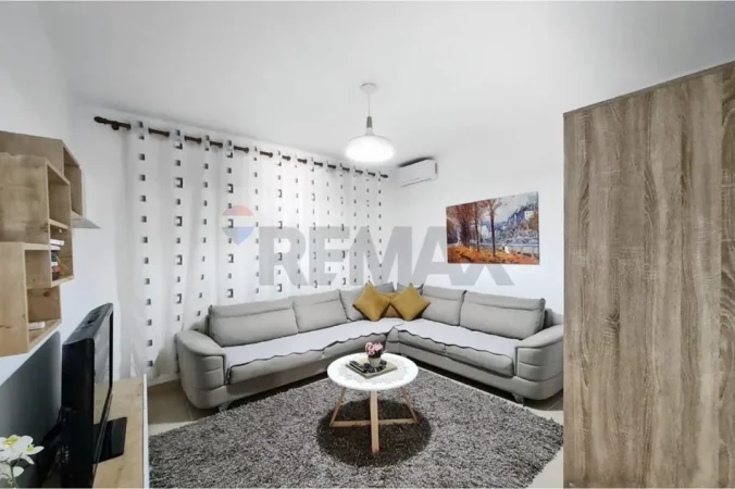 Tirane, jepet me qera shtepi , 114 m² 701 € 