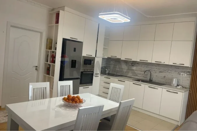 Tirane, jepet me qera apartament , 120 m² 800 € 