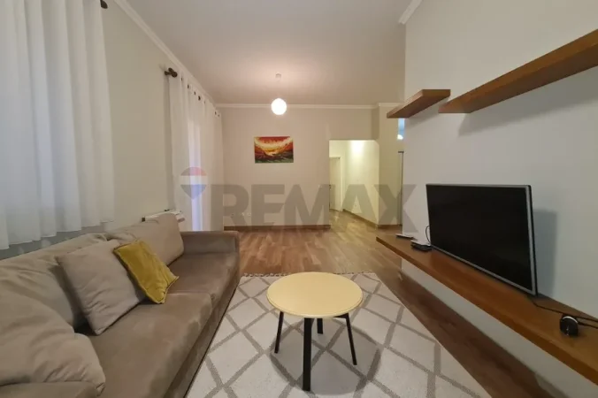 Tirane, jepet me qera apartament , 135 m² 750 € 