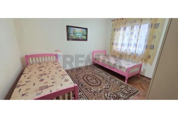 Tirane, jepet me qera apartament , 87 m² 582 € 