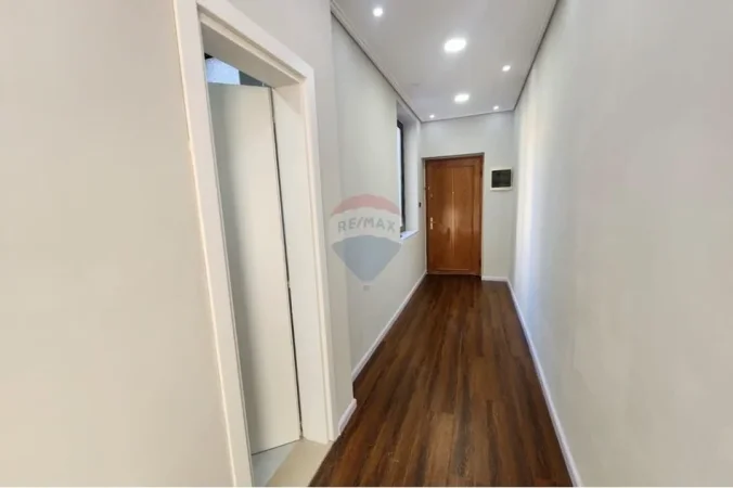 Tirane, jepet me qera , 164 m² 1.060 € (Fusha Ali Demi)