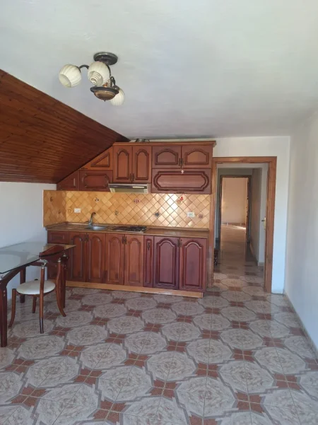 Tirane, jepet me qera apartament 1+1+Aneks+Ballkon Kati 3, 55 m² 350 € (Tirane)