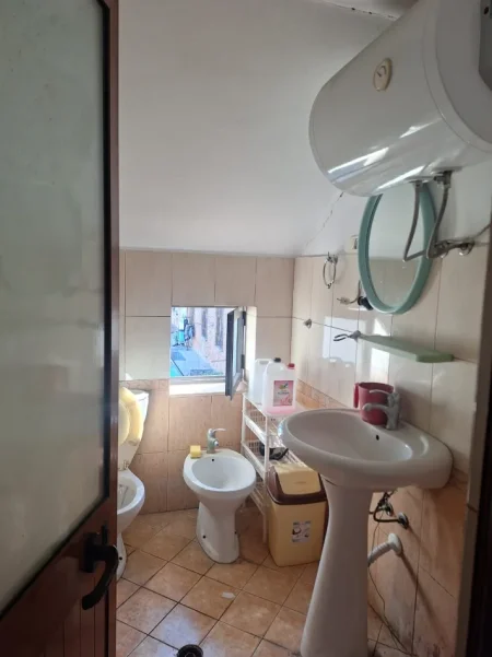 Tirane, jepet me qera apartament 1+1+Aneks+Ballkon Kati 3, 55 m² 350 € (Tirane)