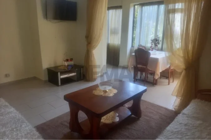 Tirane, jepet me qera apartament , 90 m² 600 € 