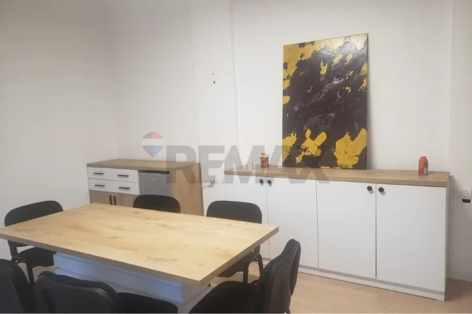 Tirane, jepet me qera , 124 m² 1.000 € 
