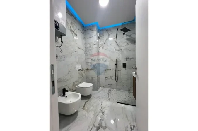 Tirane, jepet me qera apartament , 147 m² 1.300 € 