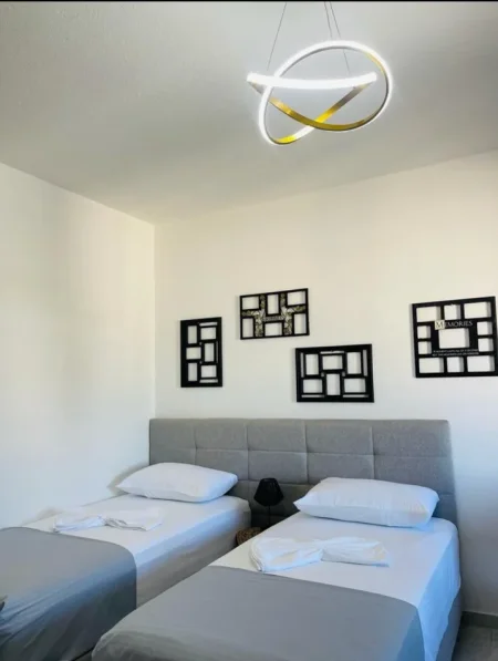Tirane, Jepet me Qera Garsioner, Mobiluar, Kati 7, Ashensor, Çmimi 400 E, Ish-Resorant-Durrësi, Medrese, Tiranë