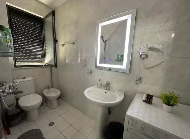 Tirane, Jepet me Qera Garsioner, Mobiluar, Kati 7, Ashensor, Çmimi 400 E, Ish-Resorant-Durrësi, Medrese, Tiranë