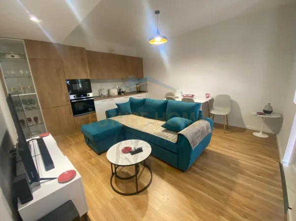 Tirane, jepet me qera apartament 1+1+Garderobe+Parkim, Kati 2, 80 m² 500 € (Rruga Mihal Grameno)
