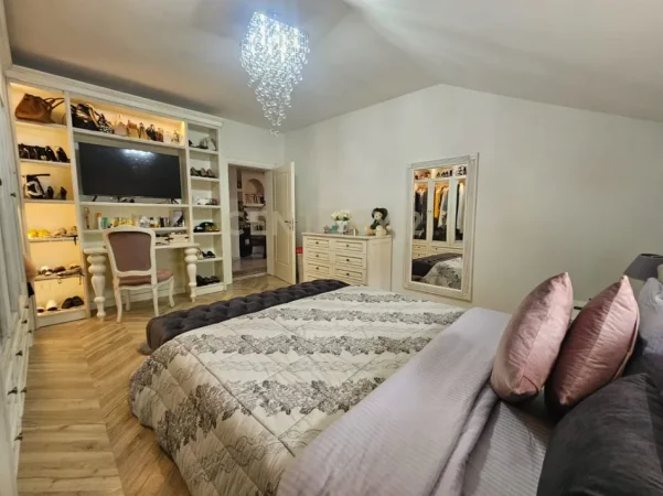 Tirane, shes apartament 2+1 Kati 4, 148 m² 285.000 € (Shkolla Deshmoret e Lirise)