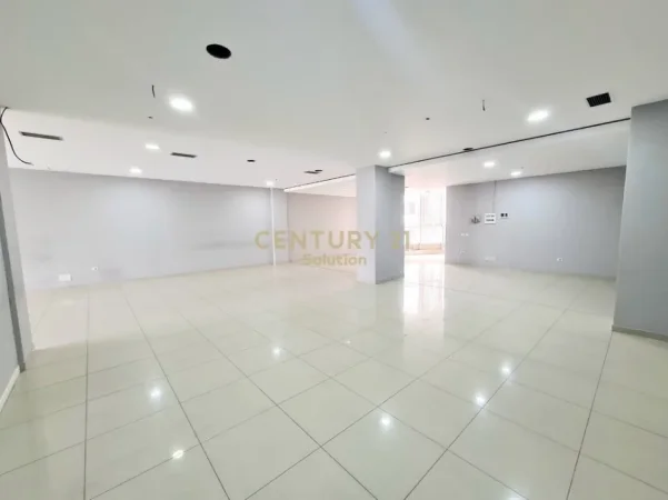 Tirane, jepet me qera ambjent biznesi Kati 1, 324 m² 2.100 € (Astir)