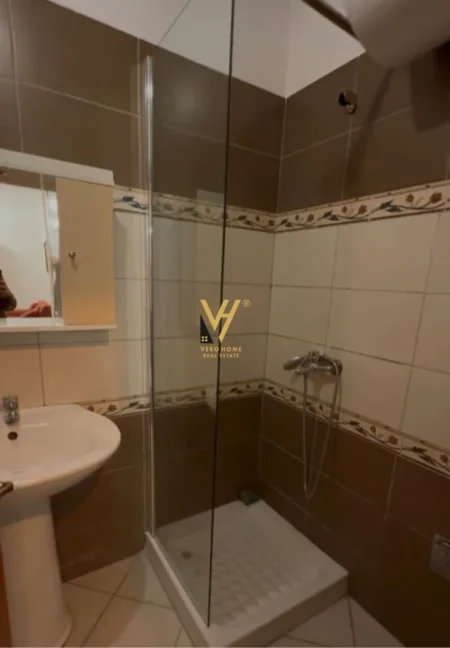Tirane, jepet me qera apartament 1+1+Ballkon Kati 2, 55 m² 420 € (KMY)