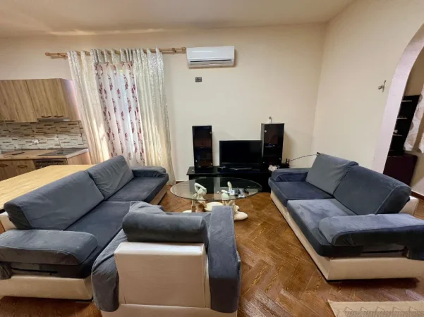 Tirane, jepet me qera shtepi 2+1+Ballkon Kati 1, 85 m² 400 € (Tufine)