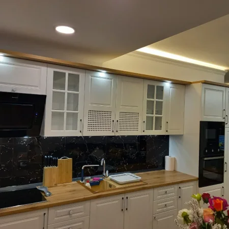 Tirane, jepet me qera apartament Kati 4, 70 m² 750 € (Rruga Margarita Tutulani)