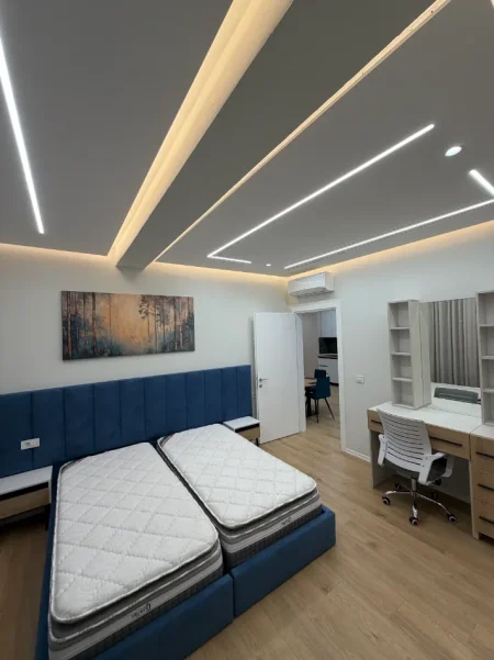 Tirane, jepet me qera apartament 2+1+Ballkon Kati 5, 105 m² 1.200 € (Rr. Mine Peza)