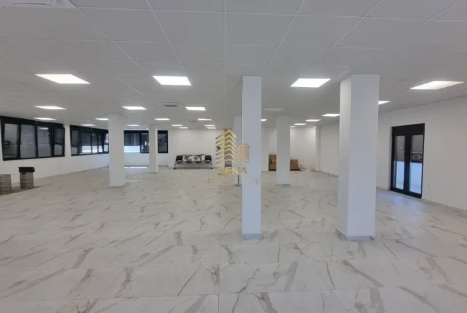 Tirane, jepet me qera ambjent biznesi Kati 2, 280 m² 3.000 € (Rruga e Elbasanit)