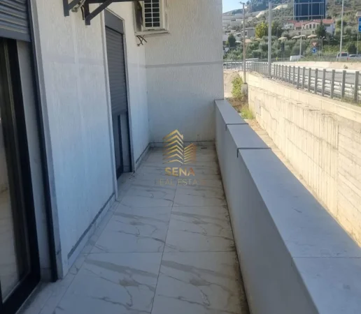 Tirane, jepet me qera ambjent biznesi Kati 2, 280 m² 3.000 € (Rruga e Elbasanit)