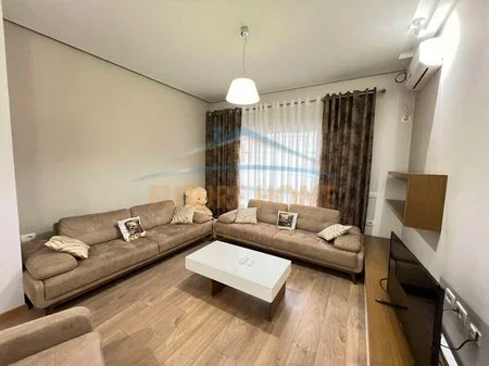 Tirane, jepet me qera apartament 1+1 Kati 5, 82 m² 600 € 