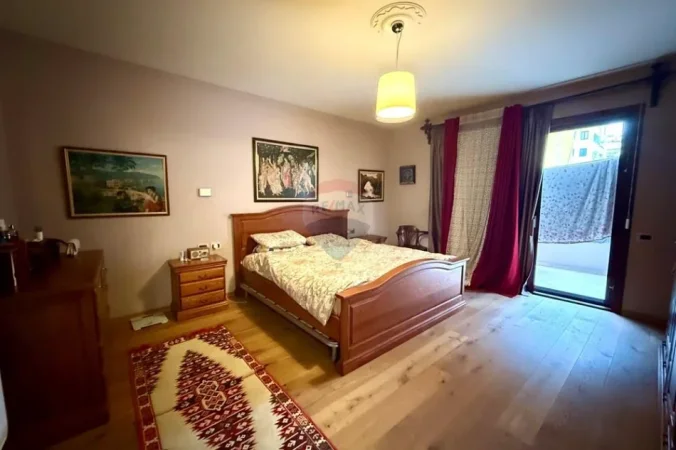 Tirane, shitet apartament 2+1 Kati 10, 135 m² rruga :":Ismail Qemali" Tirane