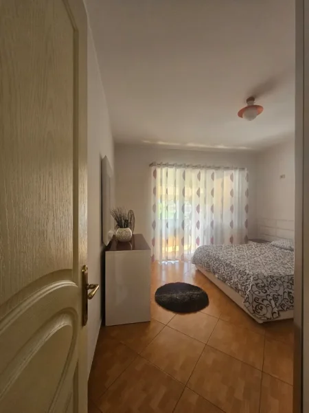 Tirane, jepet me qera apartament 2+1+Ballkon Kati 3, 70 m² 500 € 