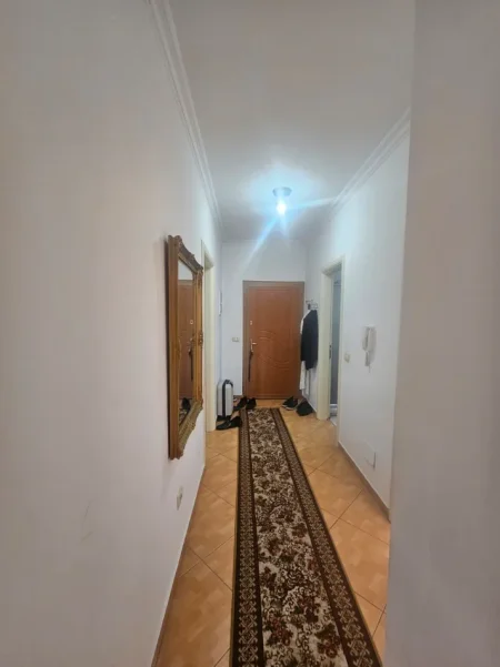 Tirane, jepet me qera apartament 2+1+Ballkon Kati 3, 70 m² 500 € 