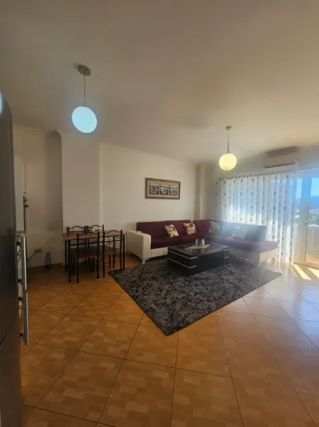 Tirane, jepet me qera apartament 2+1+Ballkon Kati 3, 70 m² 500 € 