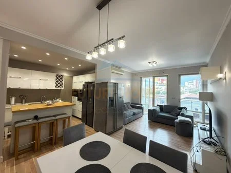 Tirane, jepet me qera apartament 3+1+Ballkon Kati 3, 112 m² 845 € 