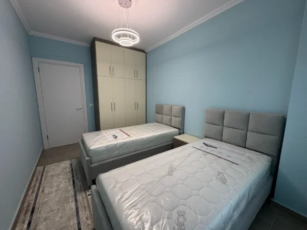 Tirane, jepet me qera apartament 2+1+Ballkon Kati 6, 100 m² 750 € (Bulevardi i Ri)