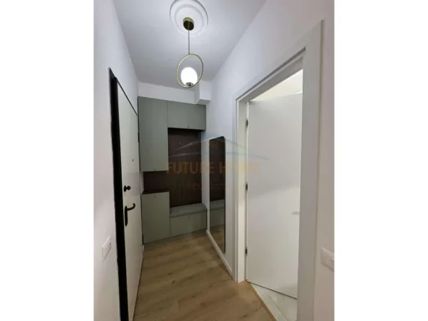 Tirane, jepet me qera apartament 1+1+Ballkon Kati 3, 65 m² 527 € (Unaza e Re)