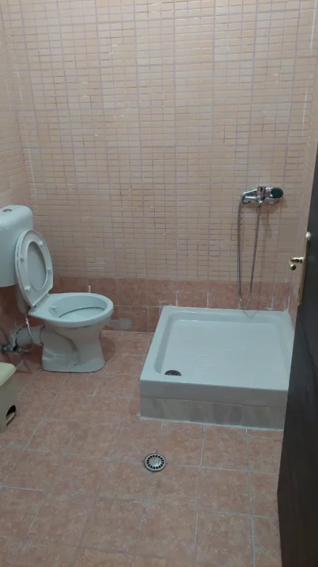 Tirane, jepet me qera apartament 2+1+Ballkon Kati 8, 104 m² 450 € (Kompleksi Fratari)