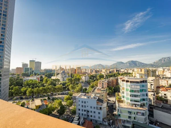 Tirane, jepet me qera ambjent biznesi Kati 11, 326 m² 4.500 € (Rruga e Elbasanit)