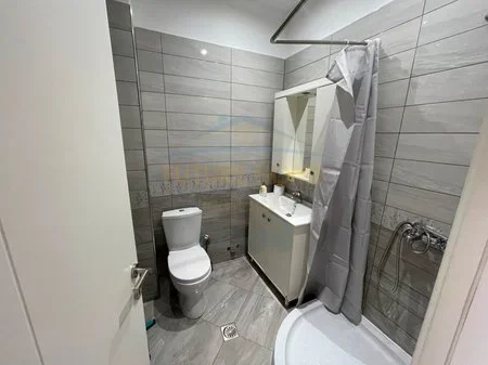 Tirane, jepet me qera apartament 2+1 Kati 3, 125 m² 950 € 