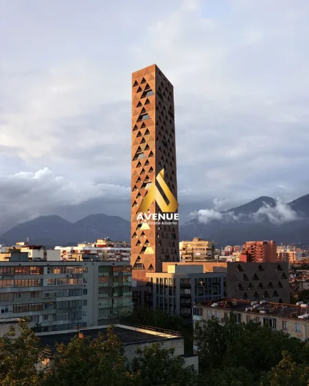 Tirane, shitet apartament 1+1+Ballkon Kati 3, 116 m² 231.000 € (Rruga Xhanfize Keko)
