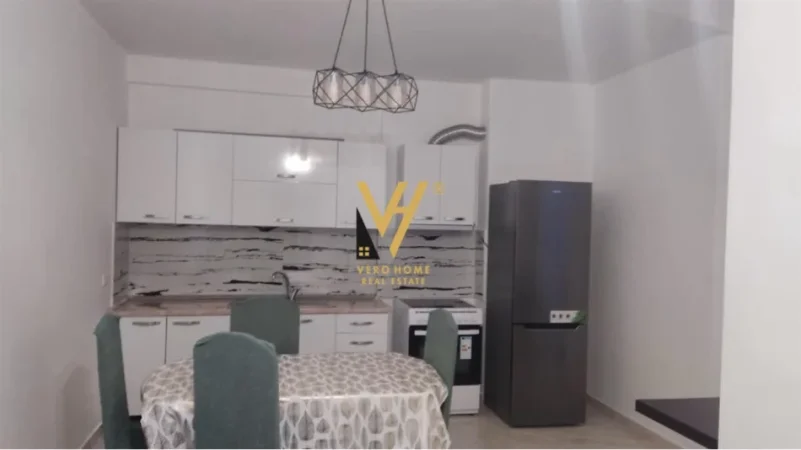 Tirane, jepet me qera apartament 2+1+Ballkon Kati 7, 80 m² 520 € (YZBERISHT)