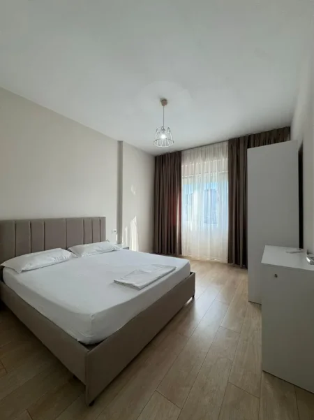 Tirane, jepet me qera apartament 2+1 Kati 4, 1.500 € 