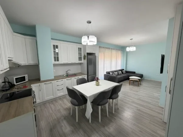 Tirane, jepet me qera apartament 2+1 Kati 8, (rruga e dibres)