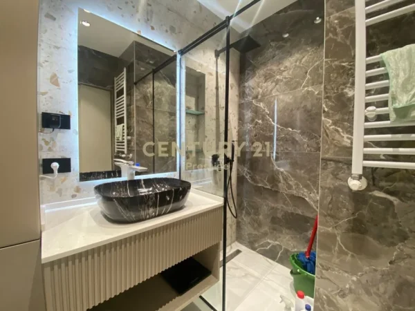 Tirane, jepet me qera apartament 2+1 Kati 3, 110 m² 1.350 € (Liqeni i Thate prestige142479)