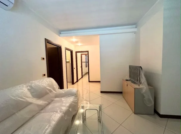 Tirane, jepet me qera apartament 1+1 Kati 3, 80 m² 450 € (Kinostudio)