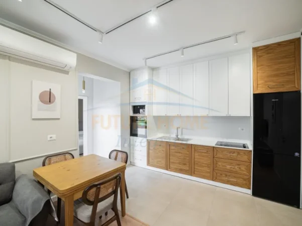 Tirane, shes apartament 2+1+Ballkon Kati 3, 70 m² 220.000 € (Rruga Hoxha Tahsim)