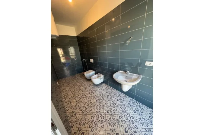 Tirane, jepet me qera apartament 1+1 Kati 1, 410 € 