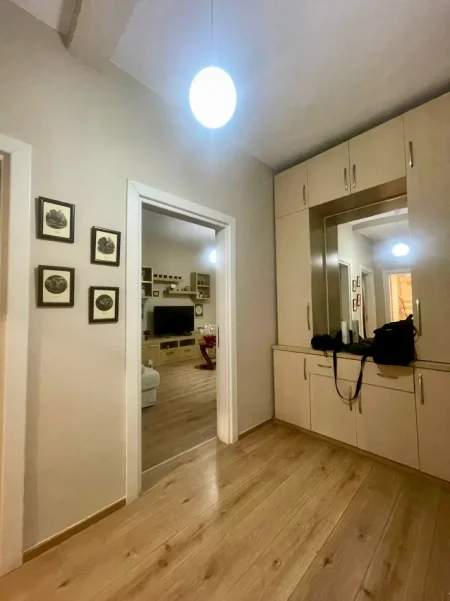 Tirane, jepet me qera apartament 1+1+Ballkon Kati 4, 74 m² 480€ (Don Bosko)