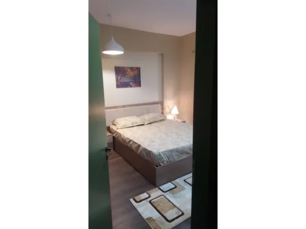 Tirane, jepet me qera apartament 2+1 Kati 3, 90 m² 650 € (Liqeni i Thate Action107347)