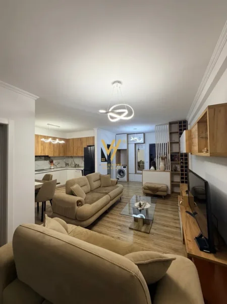 Tirane, jepet me qera apartament 1+1+Ballkon Kati 5, 60 m² 500 € (YZBERISHT)