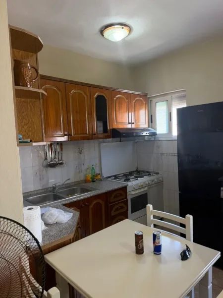 !!Dhene!!Durres, jepet me qera apartament 2+1 Kati 4, 75 m² 350 € (Stacioni i Trenit)