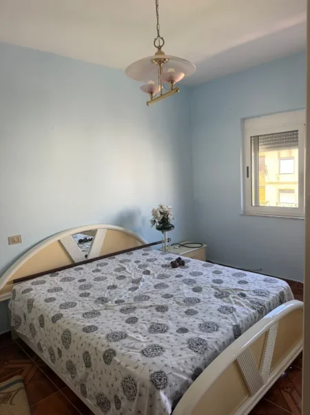 !!Dhene!!Durres, jepet me qera apartament 2+1 Kati 4, 75 m² 350 € (Stacioni i Trenit)