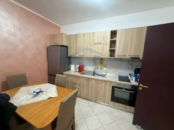 Shkembi Kavajes, shitet apartament 1+1 Kati 1, 60 m² 66.000 € (Shkembi Kavajes)