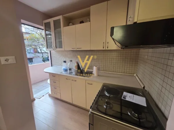 Tirane, jepet me qera apartament 1+1+Ballkon Kati 4, 60 m² 590 € (MYSLYM SHYRI)